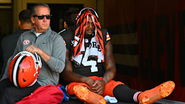 他以无与伦 他以无与伦